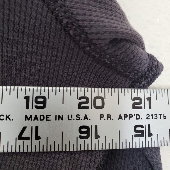 UFC Gym Long Sleeve Shirt Training Gear Men's Large Black Red Print Pre-owned - Picture 9 of 12